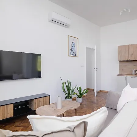 Apartment 2 Bedroom For 6 - Augustianska 1 Street